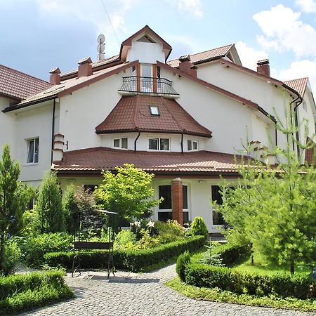 Hotel Radiola Yaremche Bagian luar foto