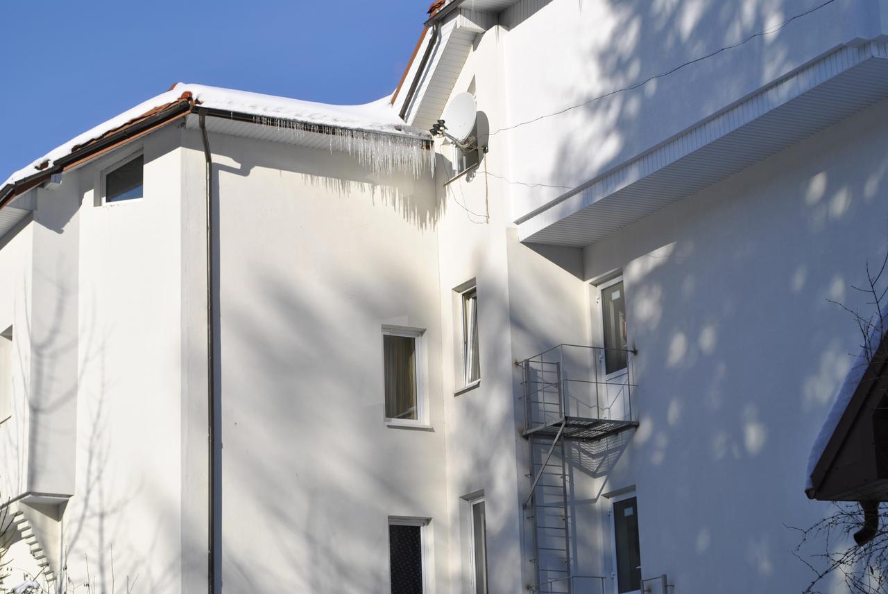 Hotel Radiola Yaremche Bagian luar foto