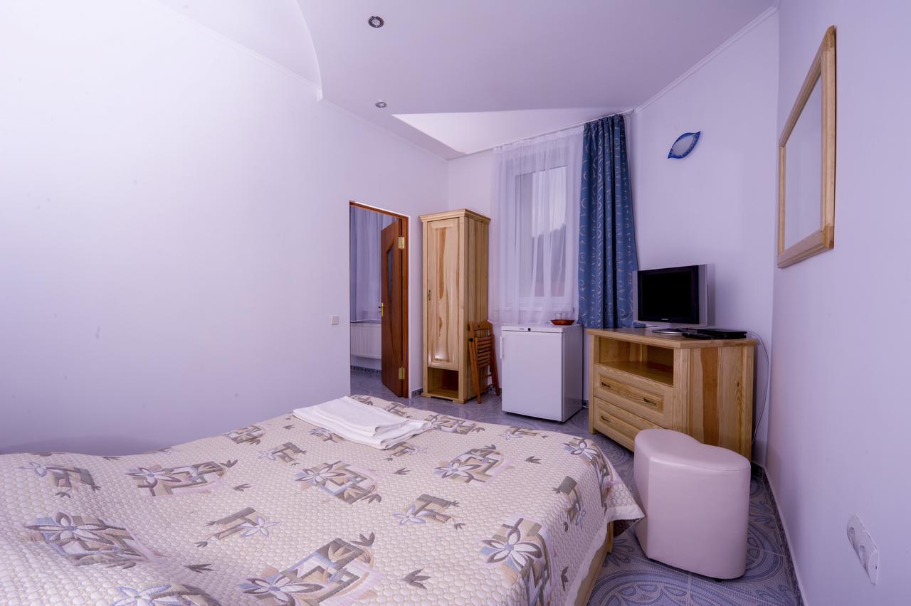 Hotel Radiola Yaremche Bagian luar foto