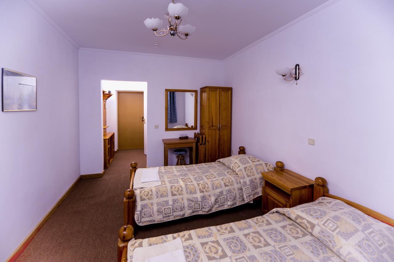 Hotel Radiola Yaremche Bagian luar foto