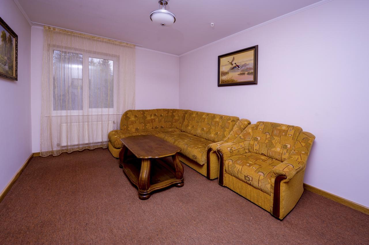 Hotel Radiola Yaremche Bagian luar foto